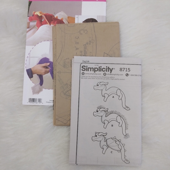 Simplicity 8715 Dragon dolls in 3 styles, Style C has WINGS! - Picture 3 of 4